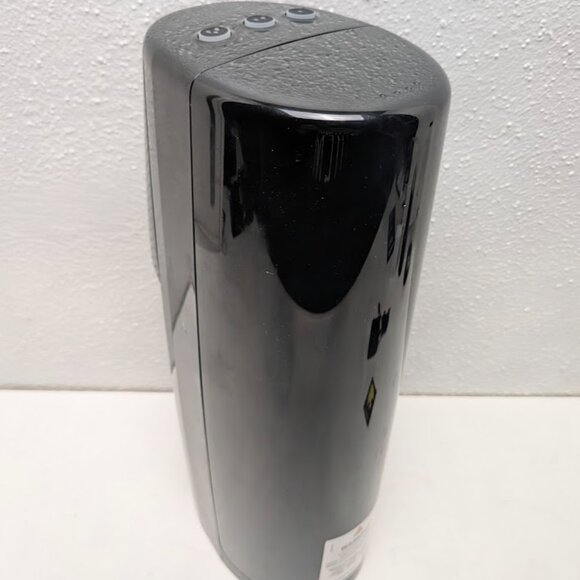 SodaStream Spirit One Touch Soda Maker w/ Bottle, empty Co2 cylinder and Cord - Picture 6 of 9